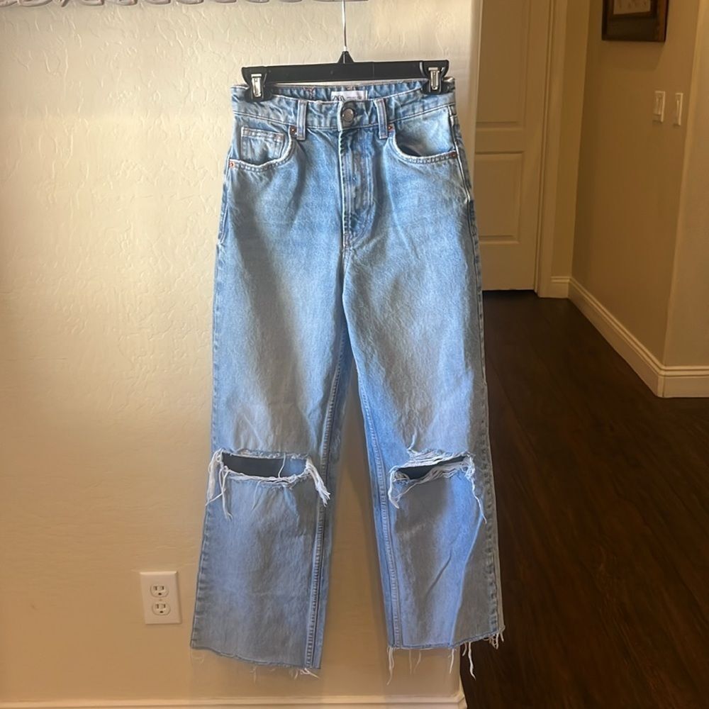 NWOT ZARA High Rise Ripped Jeans - Picture 2 of 4